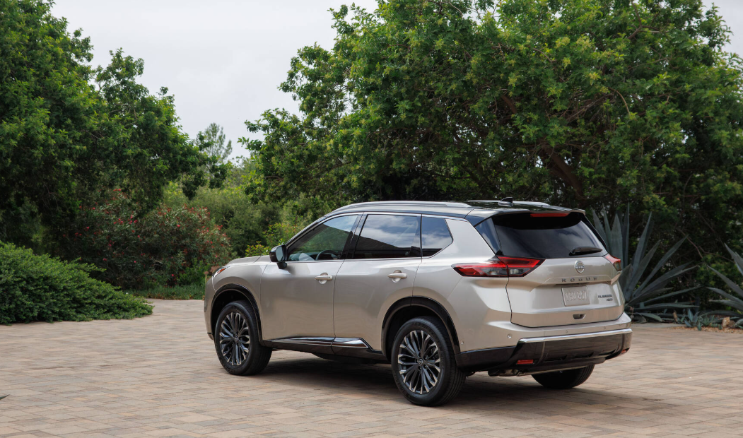 2026 Nissan Rogue Platinum Interior Colors