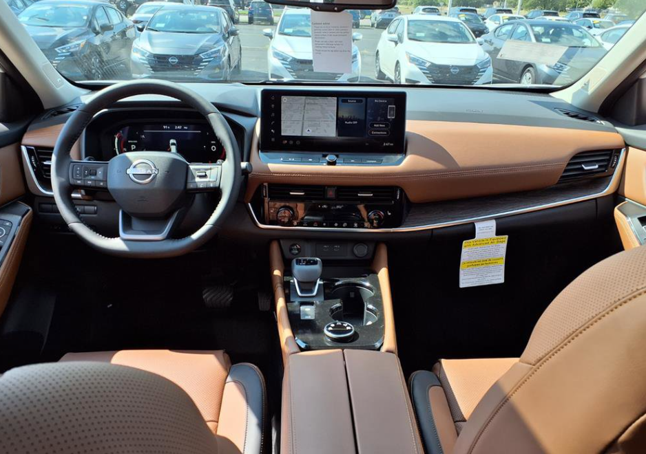 2026 Nissan Rogue Platinum Pictures