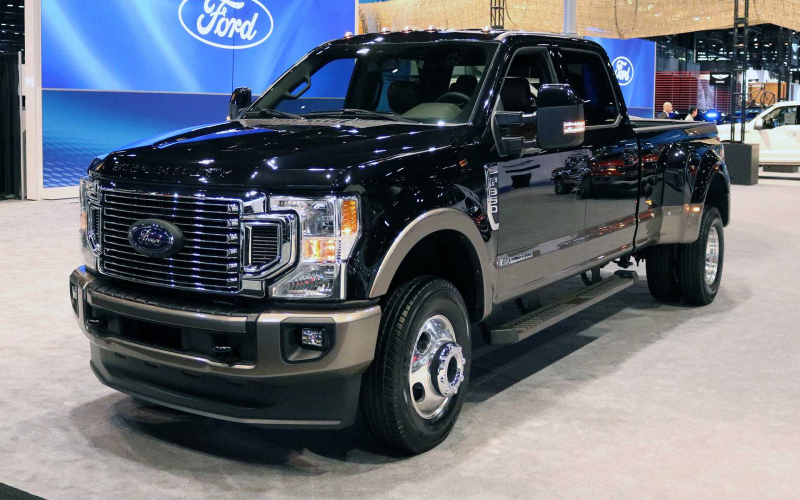 2020 Ford Super Duty Powers Into Chicago With 7.3-Liter V8
